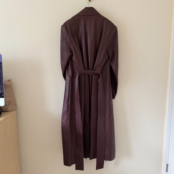COS - Oversized leather trench coat burgundy - Picture 8 of 16
